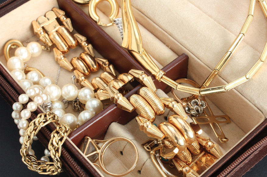 Are you looking to sell any jewellery or gold?