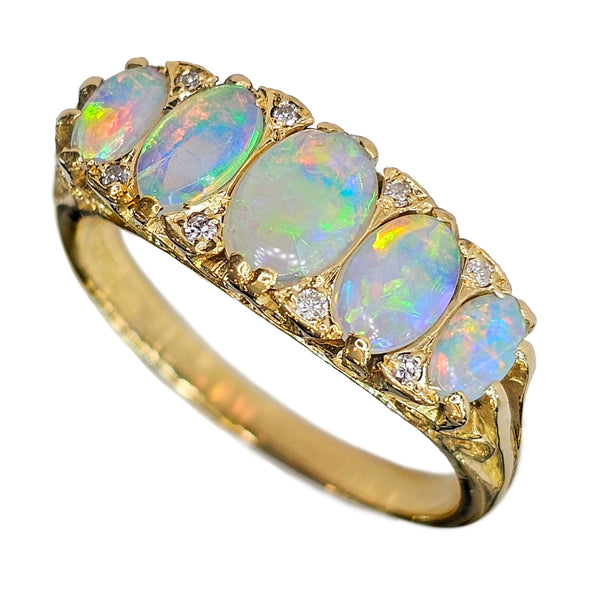 Vintage 18ct Gold Opal & Diamond Ring